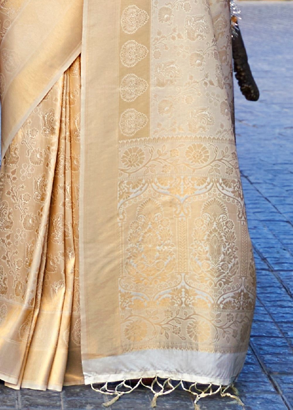 White Gold Handloom Weave Kanjivaram Silk Saree - qivii