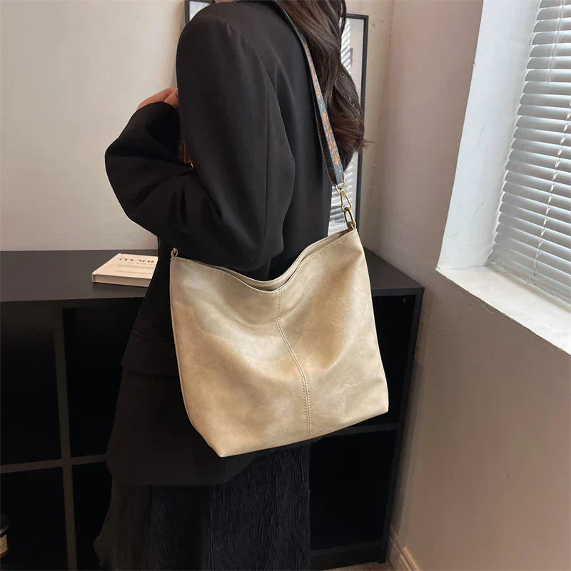 Boyah | Crossbody Bag - By Qivii