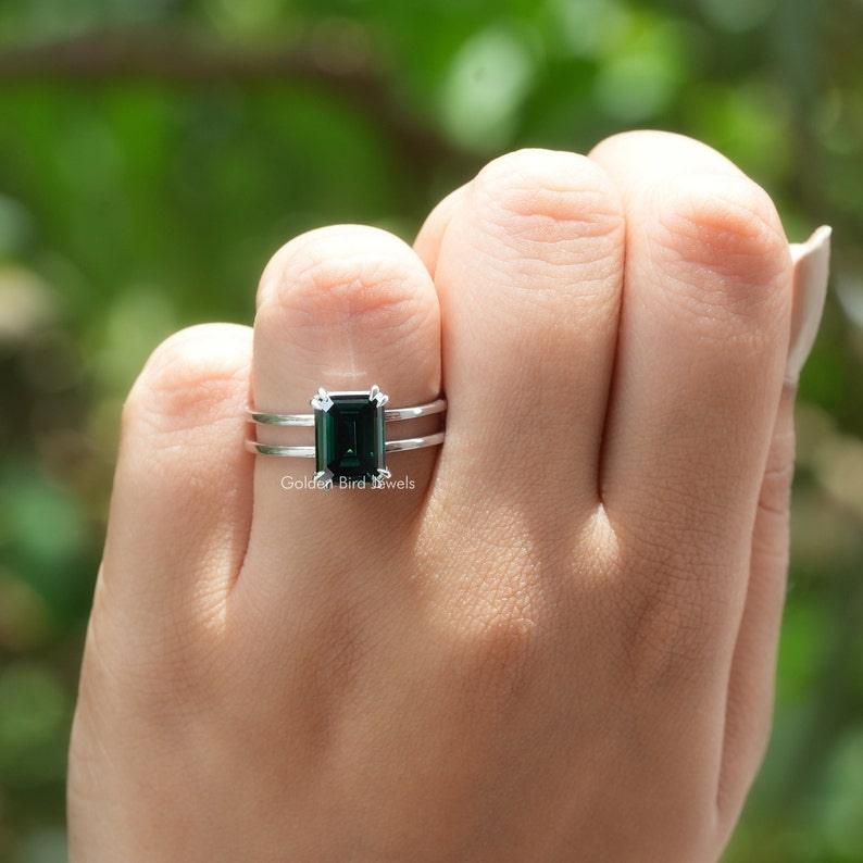 Stunning Dual Shank Green Emerald Moissanite Ring - Handcrafted Solitaire Engagement Ring for Her - qivii