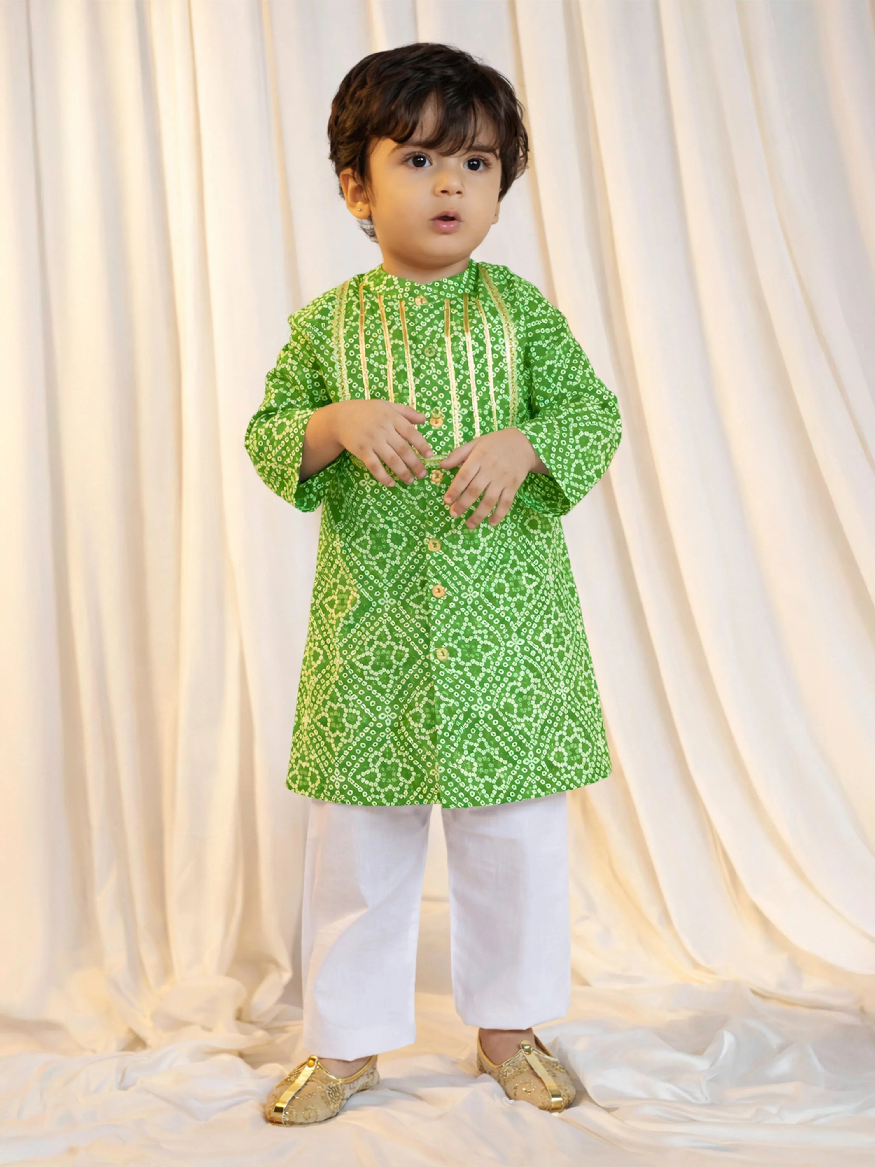 Boys Green Cotton Bandhani Kurta with White Pyjama Set Digital Print
