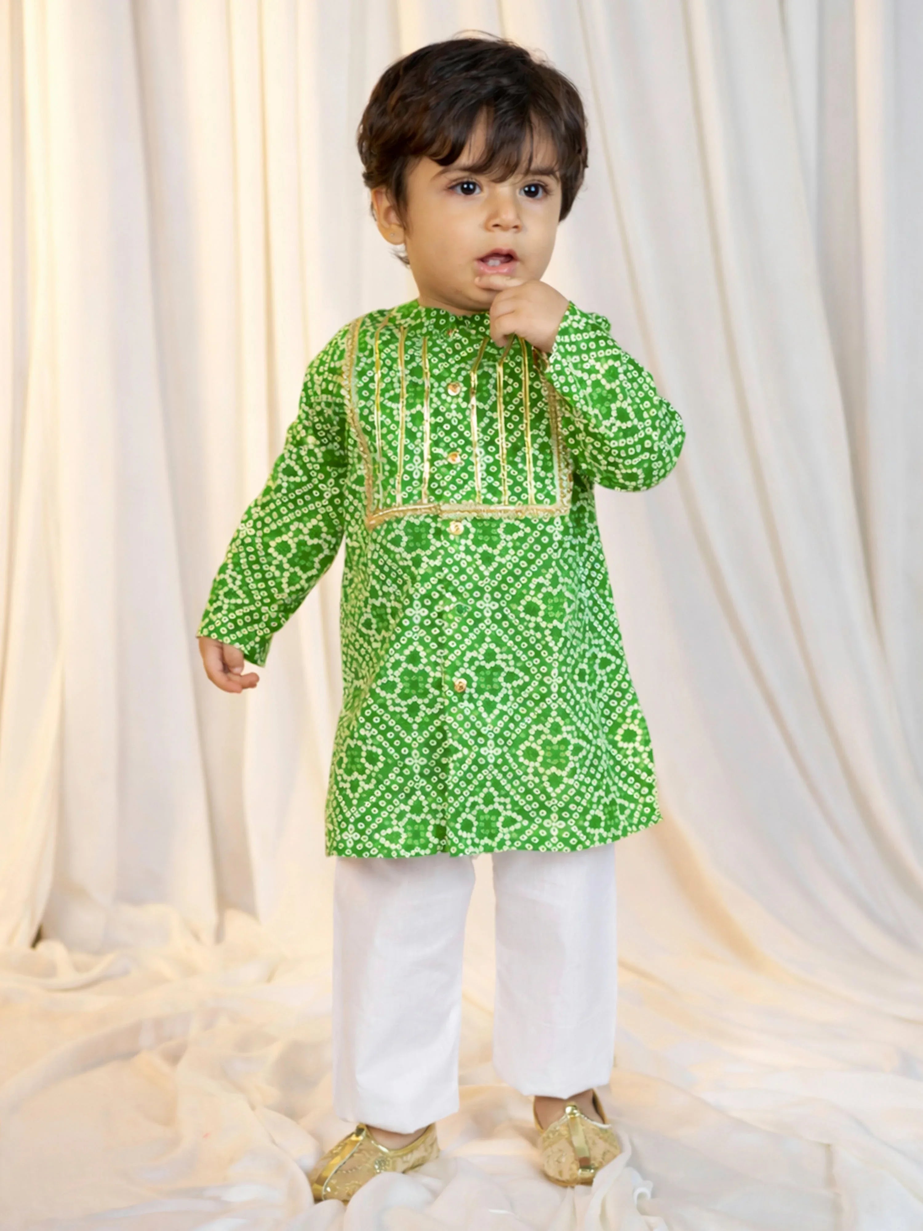 Boys Green Cotton Bandhani Kurta with White Pyjama Set Digital Print