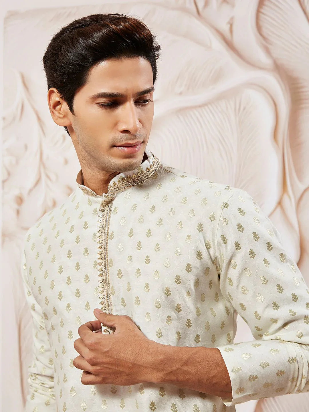 Men's Cream Jacquard Silk Blend Kurta Pyjama Set with Woven Dupatta