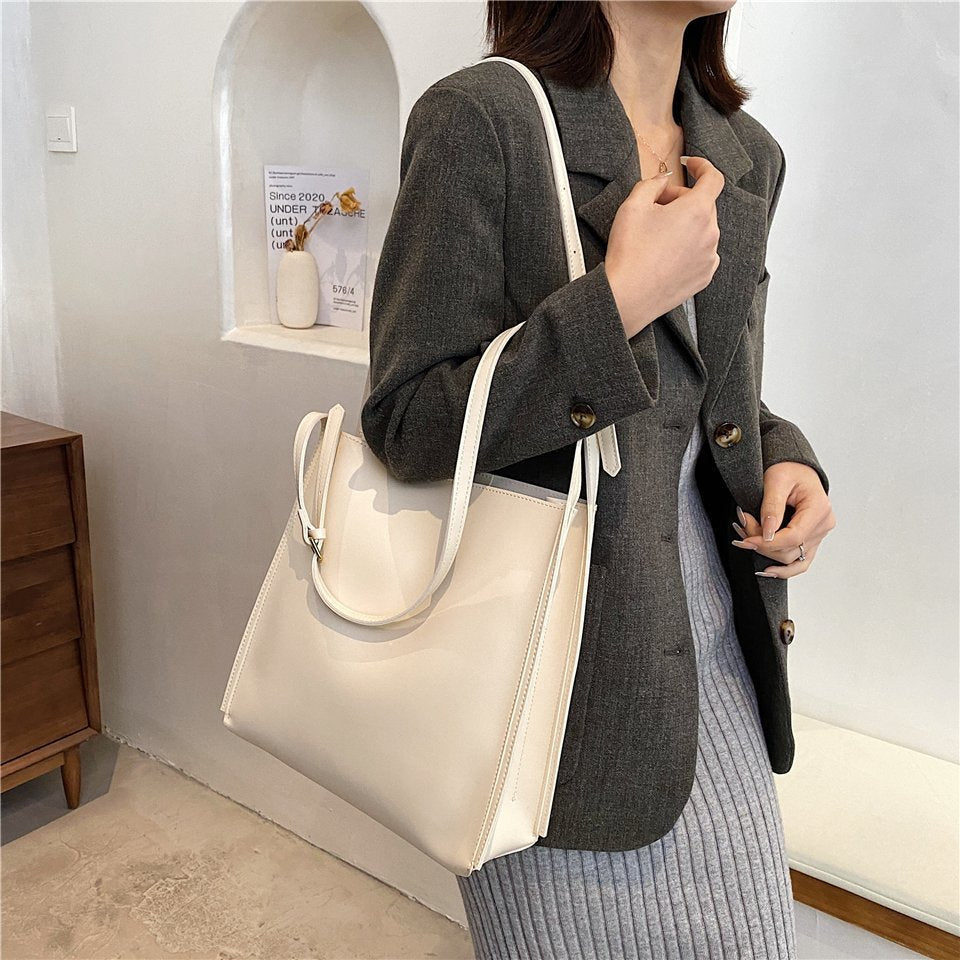 Riva | Tote Bag - By Qivii