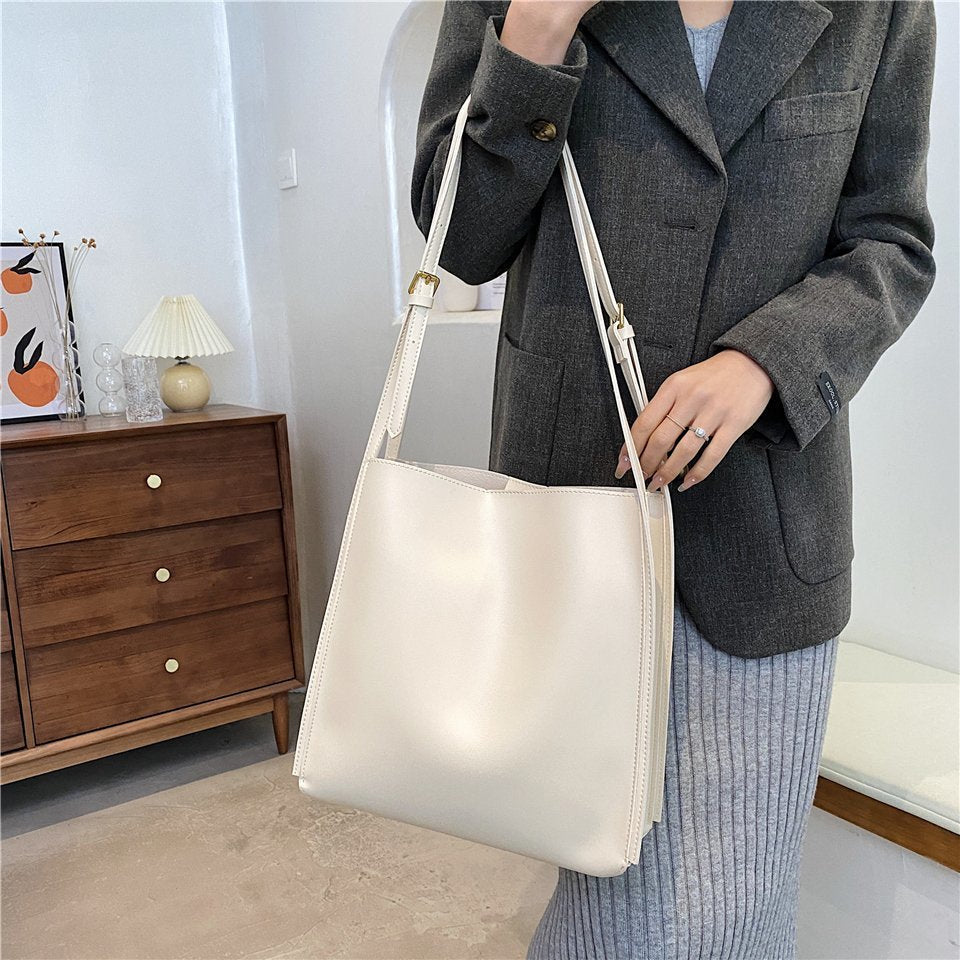 Riva | Tote Bag - By Qivii
