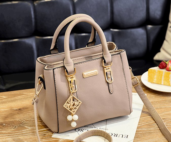 Women's Bulky Leather Shoulder Bag - By Qivii