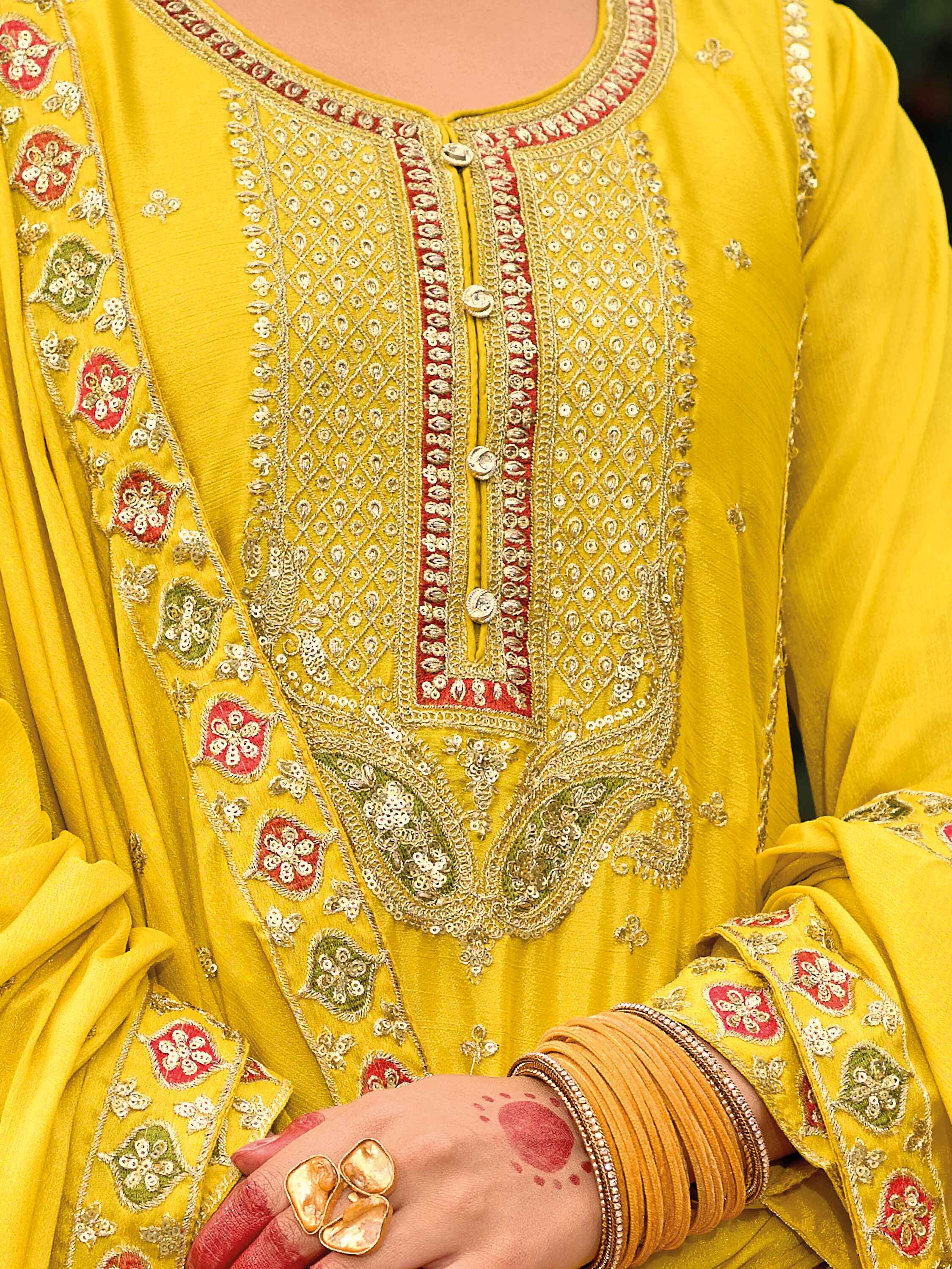Breathtaking dupatta echoing heavy chinon embroidery for sophistication