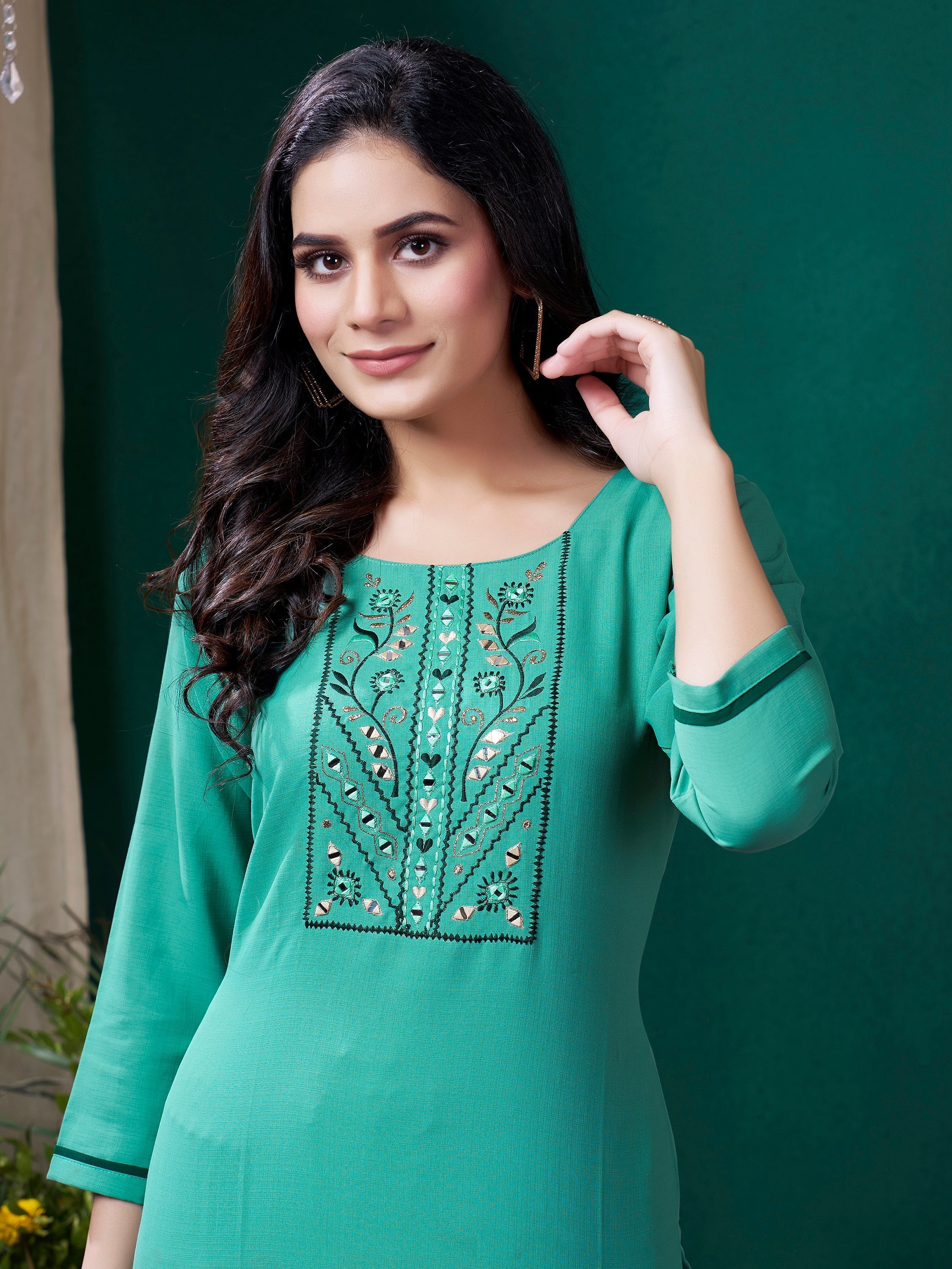 Fully stitched suit available in sizes S to XXL for a perfect fit