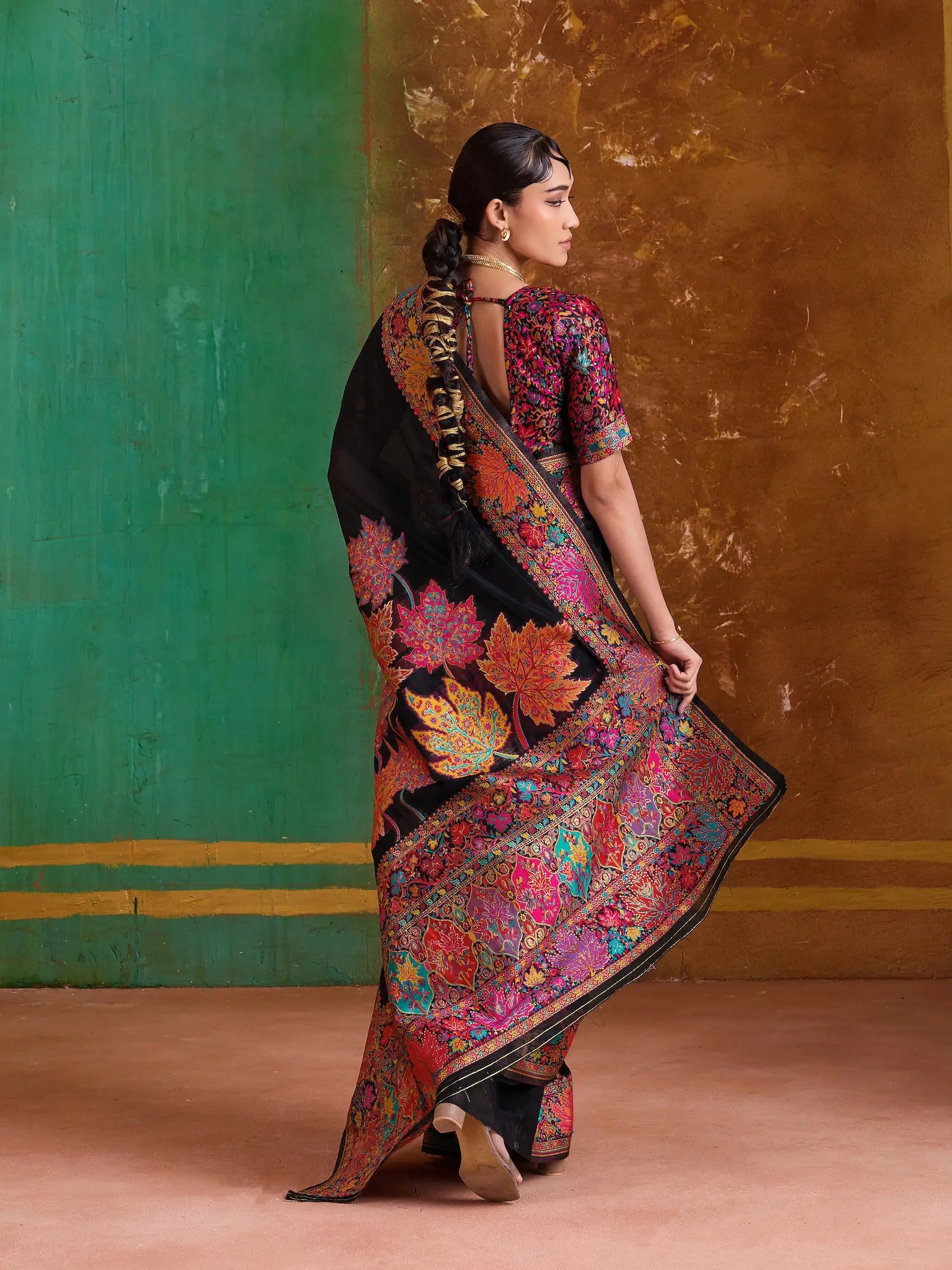 Smoky Black Cotton Pashmina Weaving Saree