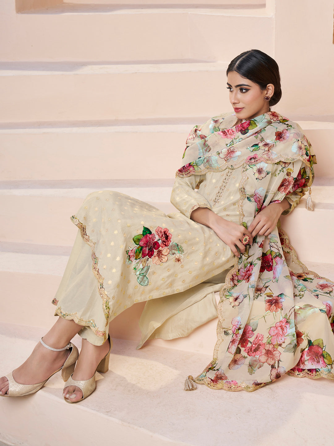 Cream Applique Jacquard Kurta with Floral Print Dupatta by Qivii