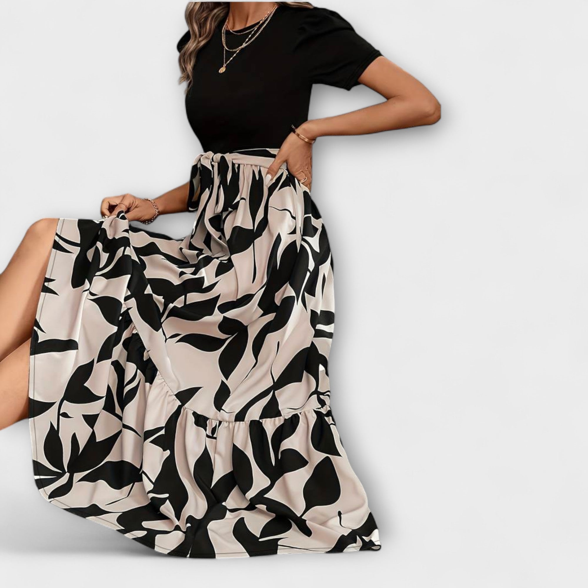 Luna - Zomerjurk met bloemenprint en ronde hals  - By Qivii