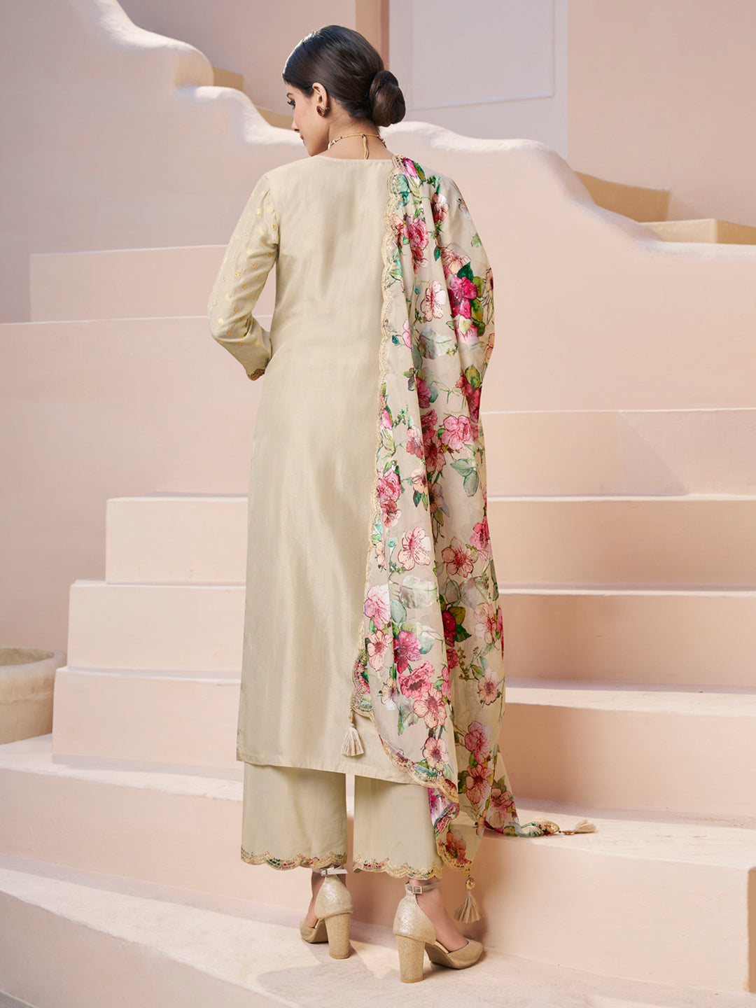 Cream Applique Jacquard Kurta with Floral Print Dupatta by Qivii