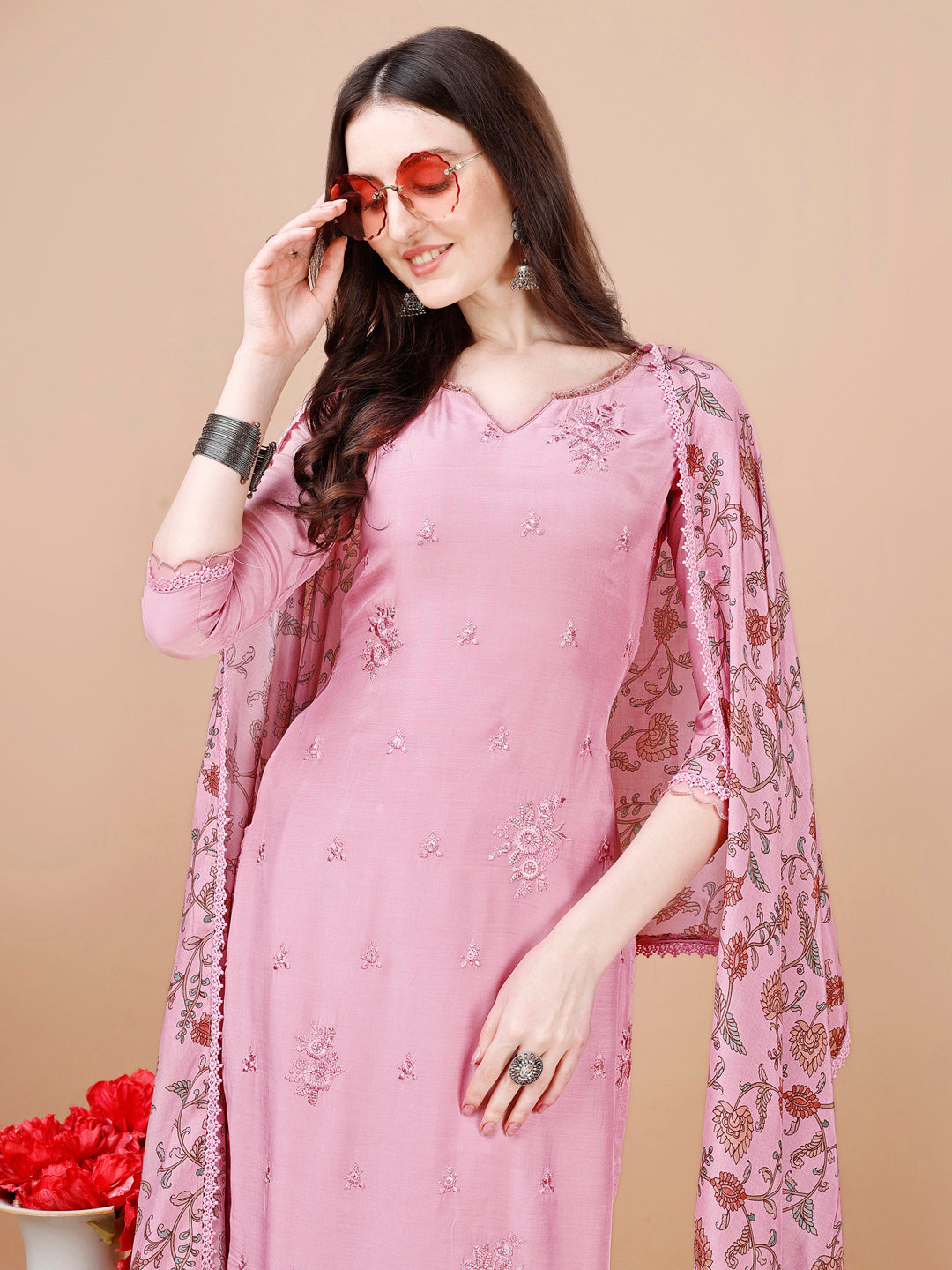 Light Pink Embroidery Kurta Suit Set by Qivii