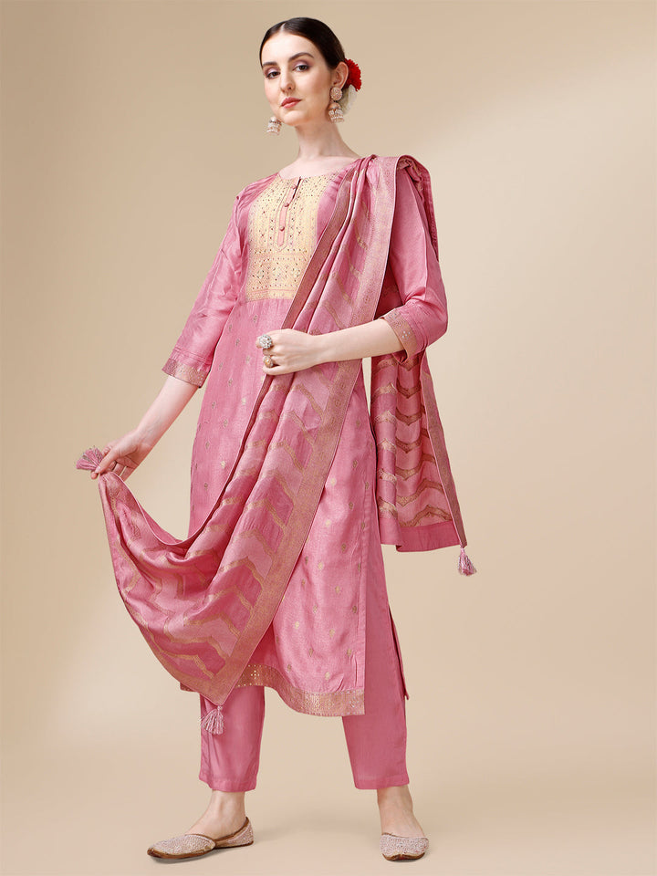 Pink Jacquard Kurta Suit Set with Rangkat Dupatta by Qivii