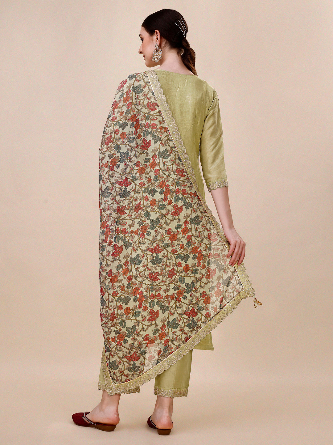 Green Embroidery Kurta Suit Set by Qivii