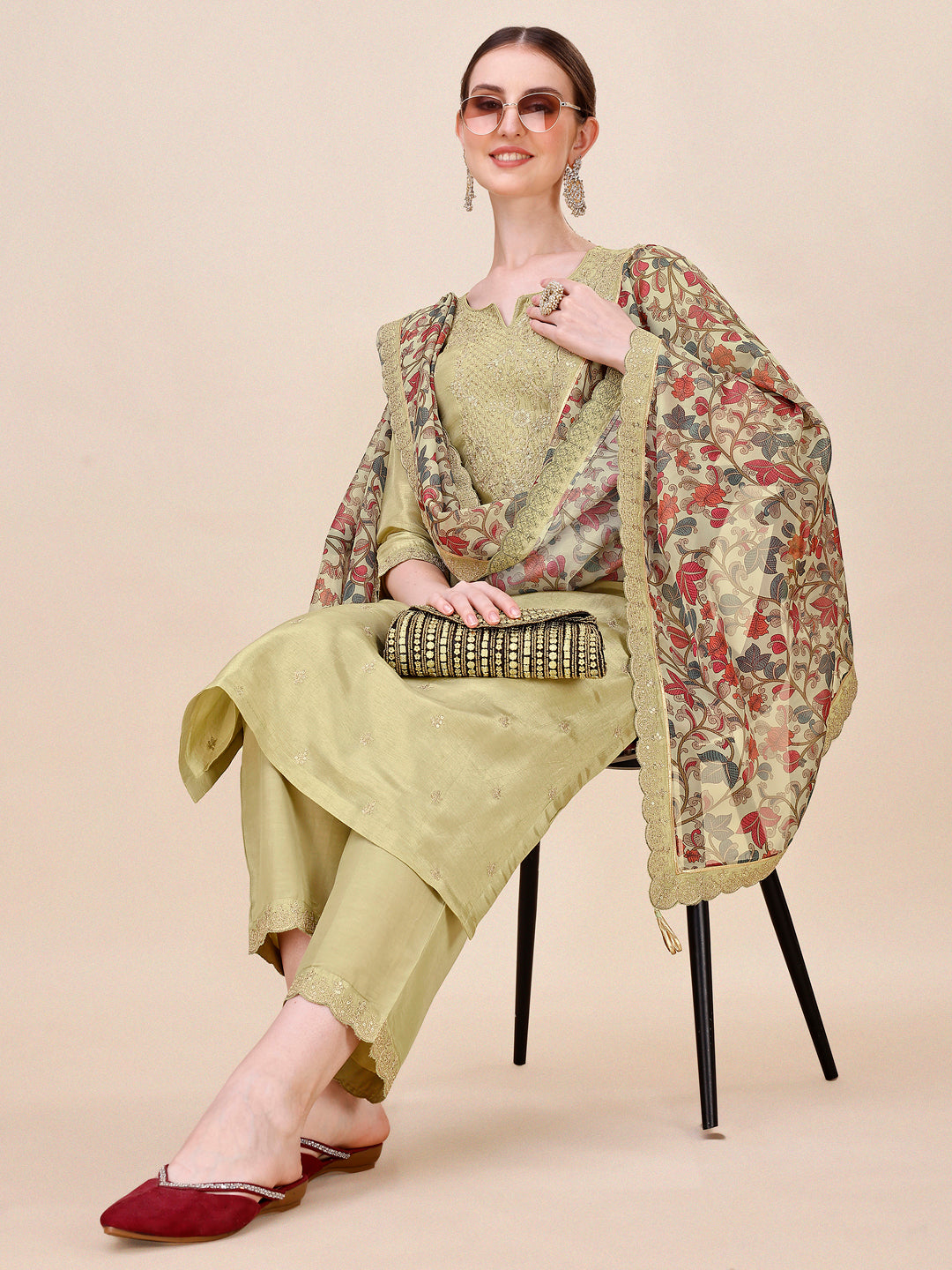 Green Embroidery Kurta Suit Set by Qivii