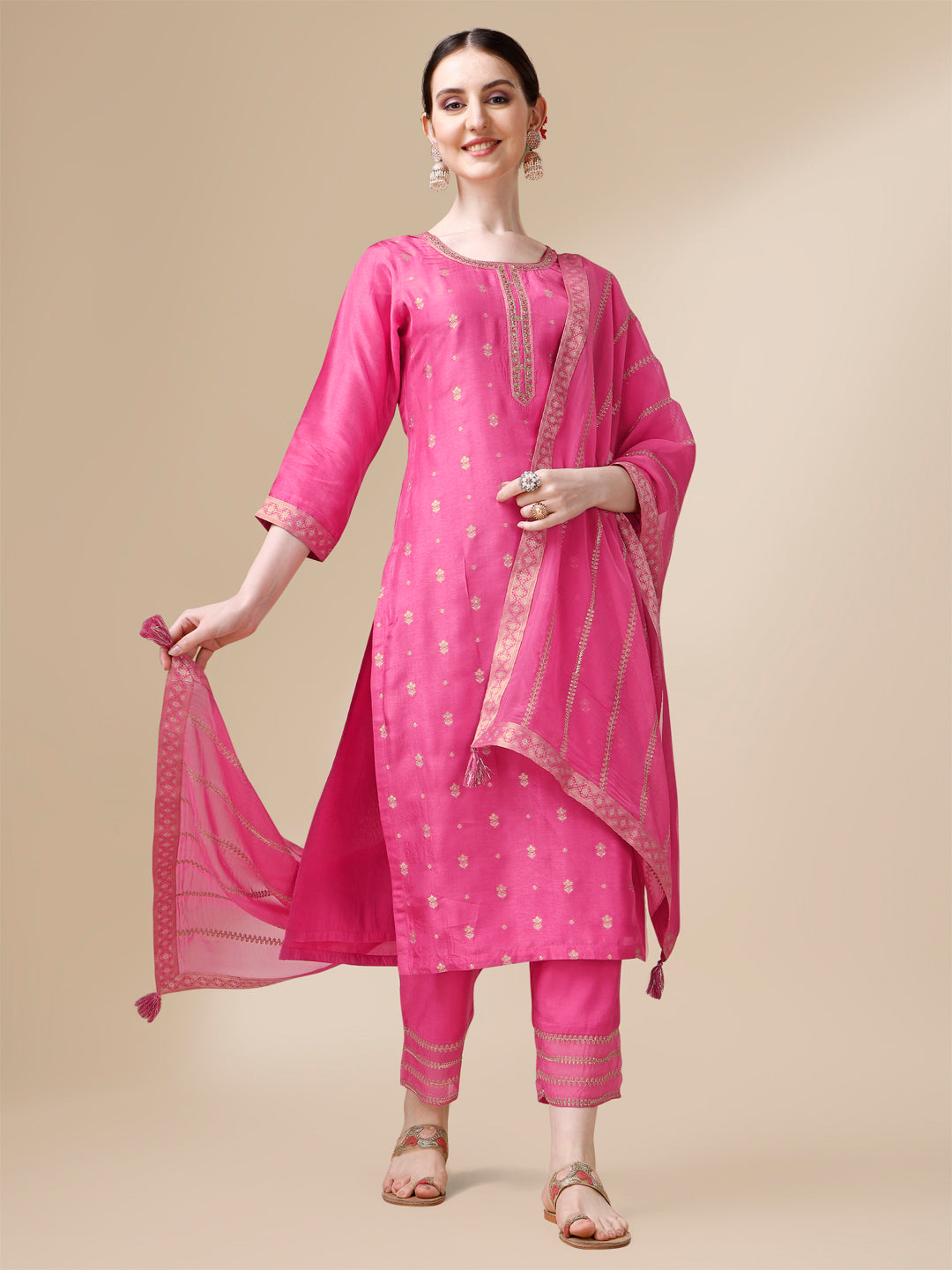 Pink Bandhani Print Jacquard Kurta Suit Set by Qivii