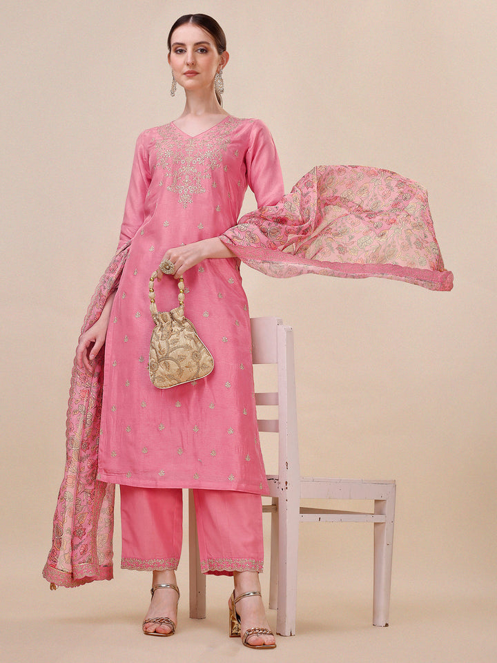 Peach Embroidery Kurta Suit Set by Qivii