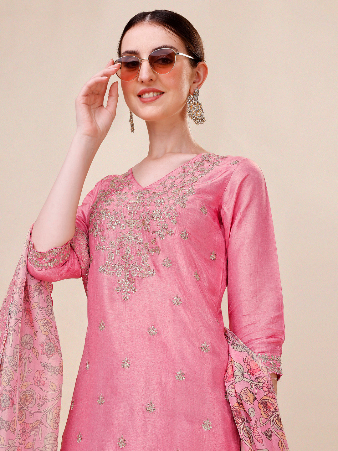 Peach Embroidery Kurta Suit Set by Qivii