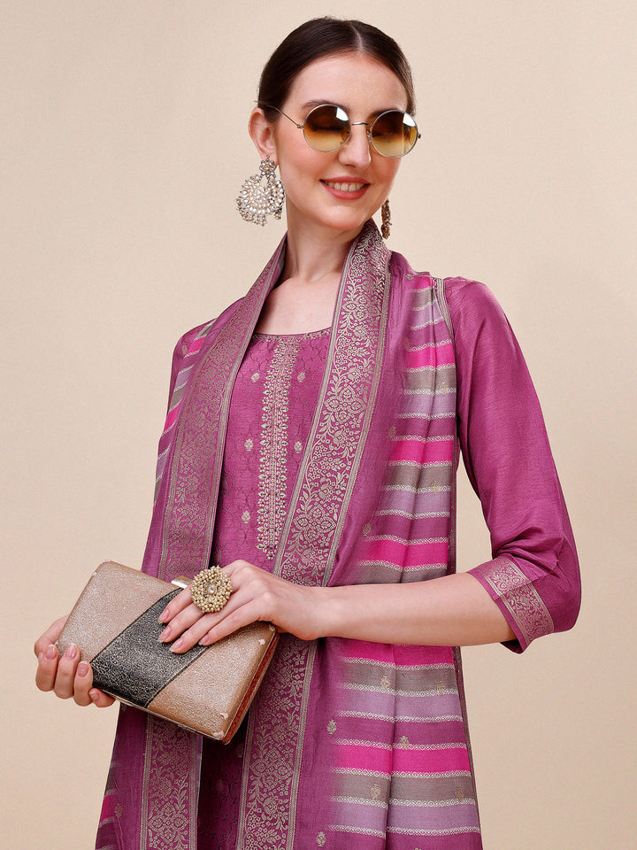 Soft Maroon Jacquard Kurta Suit Set with Bandhani Printed Dupatta by Qivii