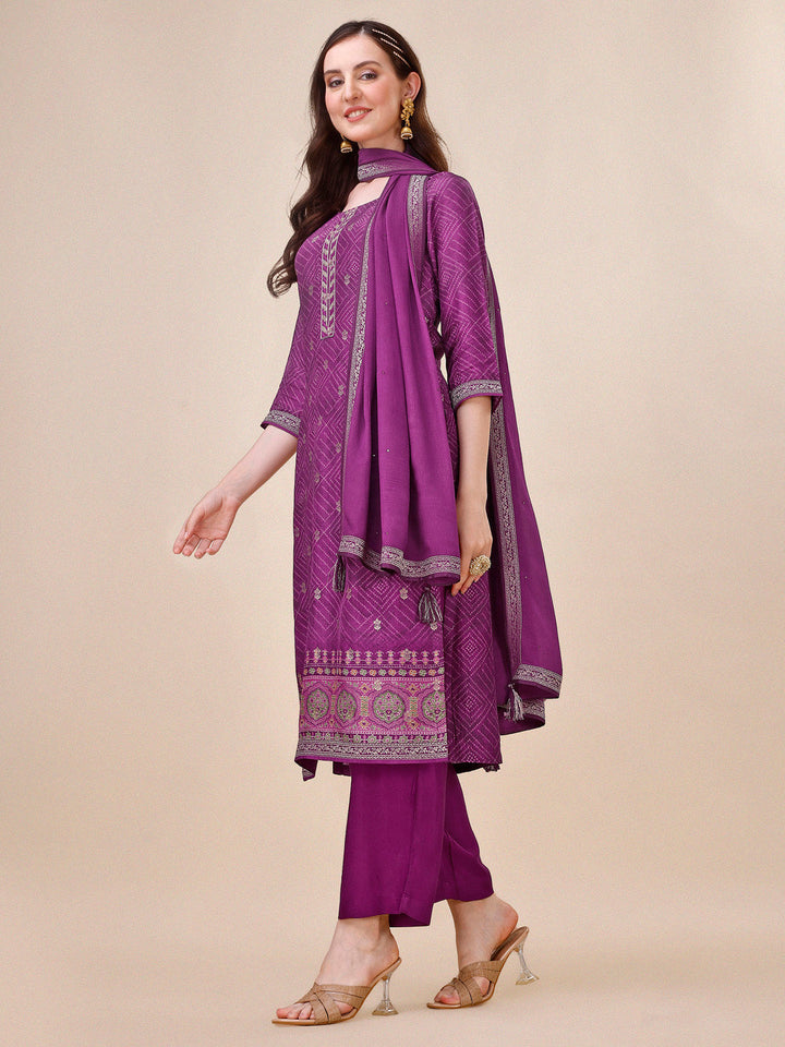 Wine Bandhani Print Jacquard Kurta Suit Set by Qivii