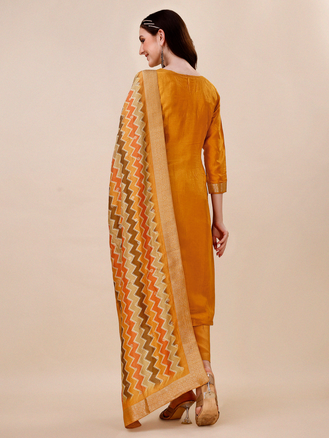 Mustard Jacquard Kurta Suit Set with Bandhani Printed Dupatta by Qivii