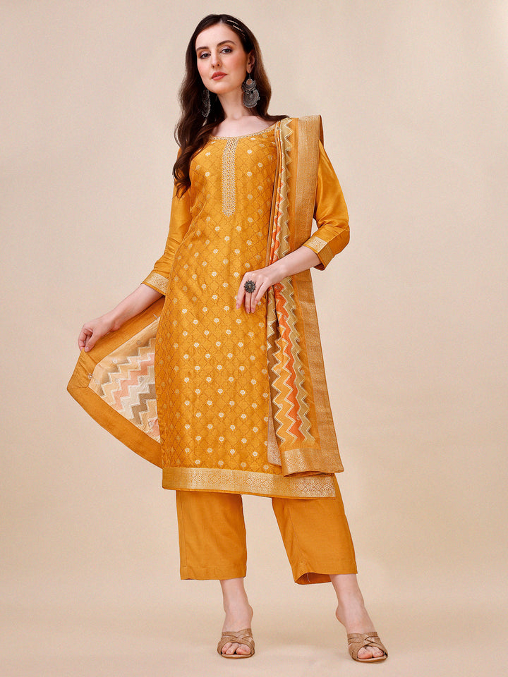 Mustard Jacquard Kurta Suit Set with Bandhani Printed Dupatta by Qivii