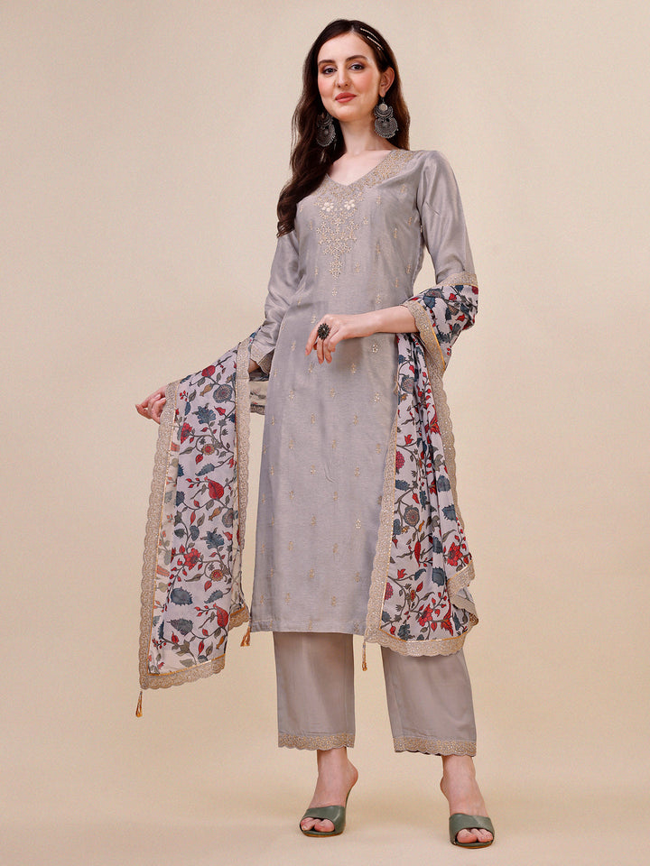 Grey Embroidery Kurta Suit Set by Qivii