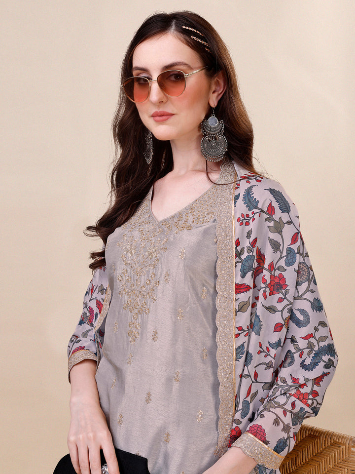 Grey Embroidery Kurta Suit Set by Qivii