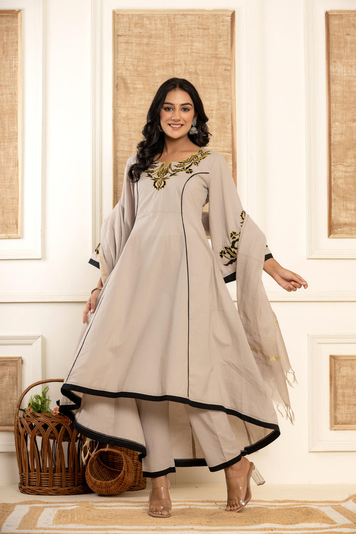 Grey Embroidered Kurta Set - By Ragavi, front view with floral pattern and intricate detailing