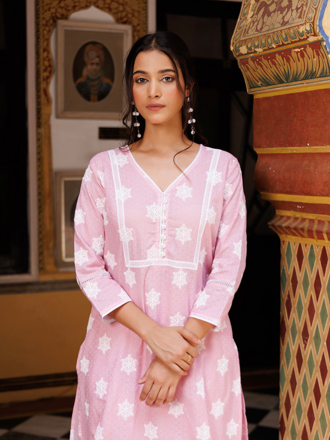 Feminine Mauve Chalk Pink Cotton Embroidered Kurta Set