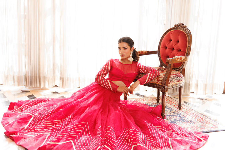 Dil Sharifa Hot Pink Organza Lehenga Set BY RAGAVI