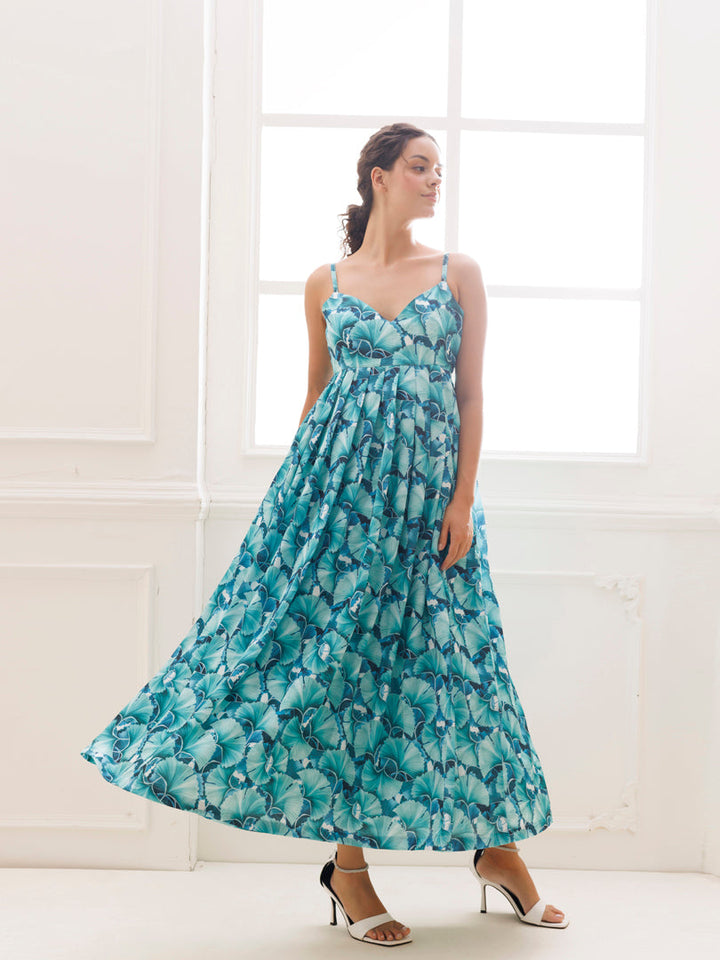 Beautiful water garden green floral maxi dress with flowy design and feminine details