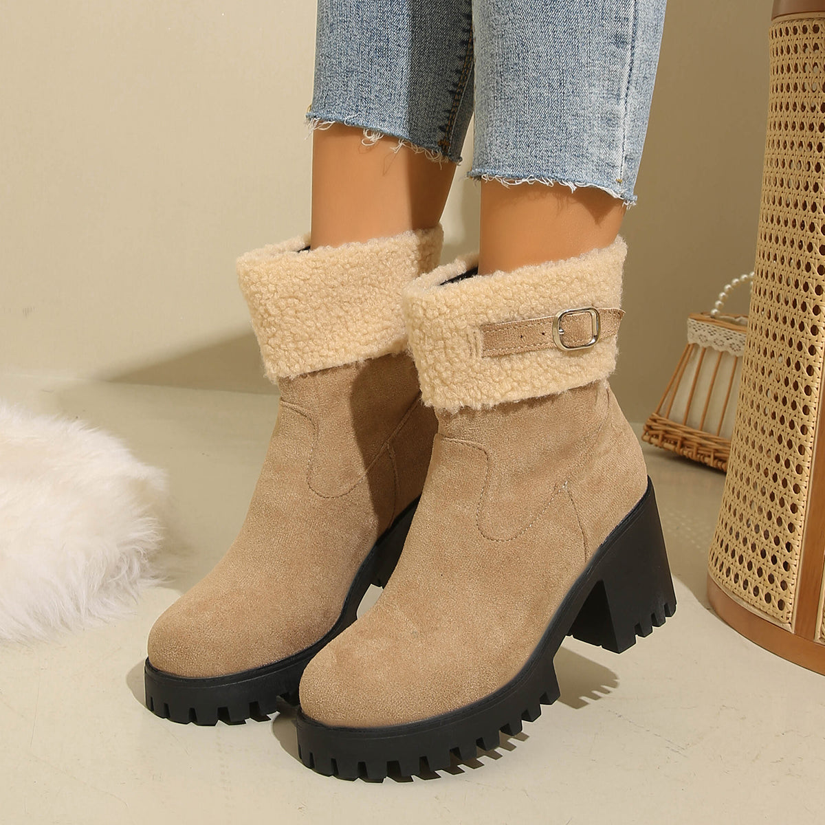 Women's Plush Fleece Lined Snow Boots - Chunky Heel Ankle Winter Fashion Boots (US 4-10)