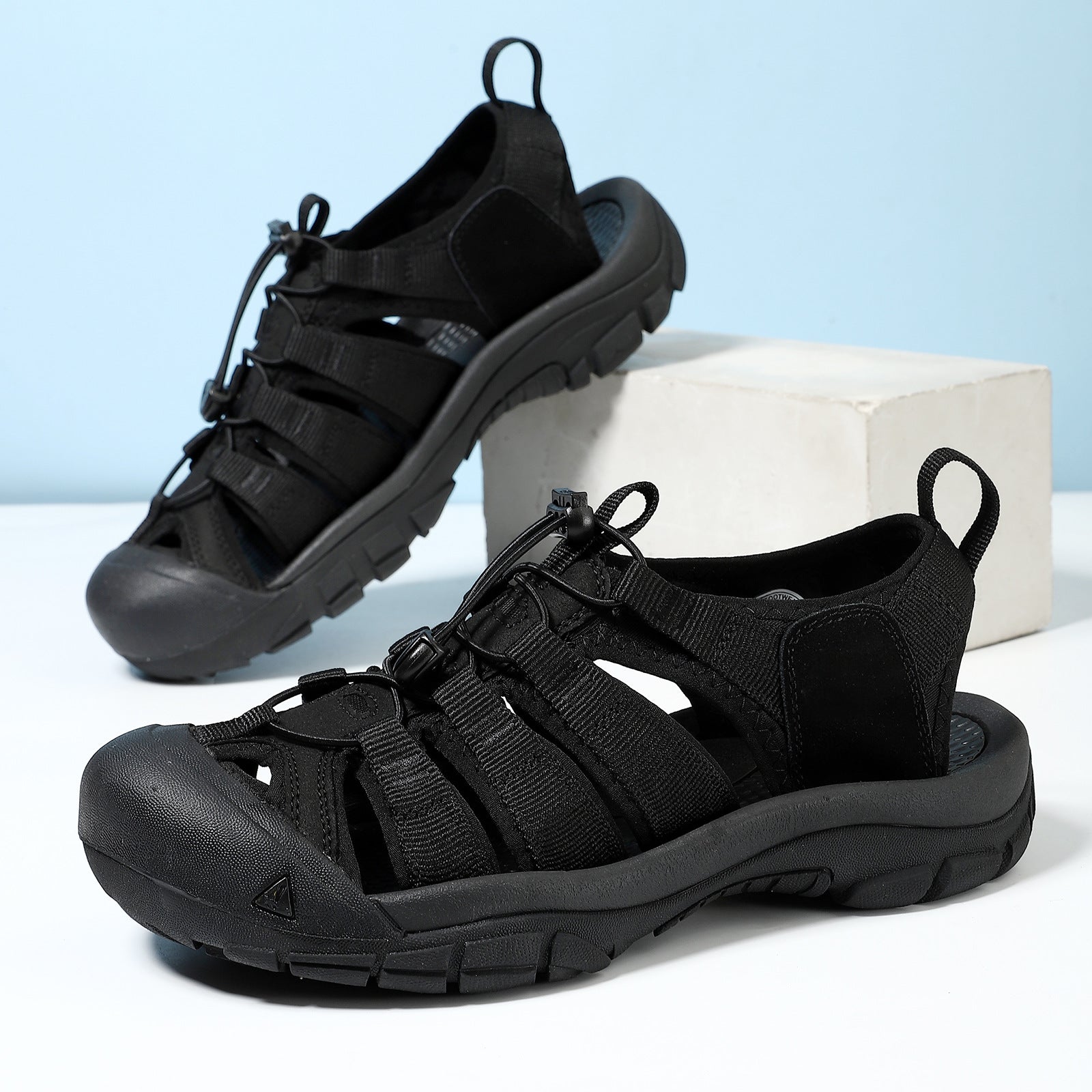 Men’s Summer Handmade Sandals Thick Sole Closed-toe Beach Shoes