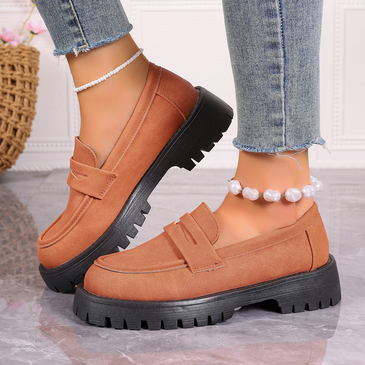 Women's Plus Size Retro Suede Loafers Slip-On Shoes with Chunky Heel Platform