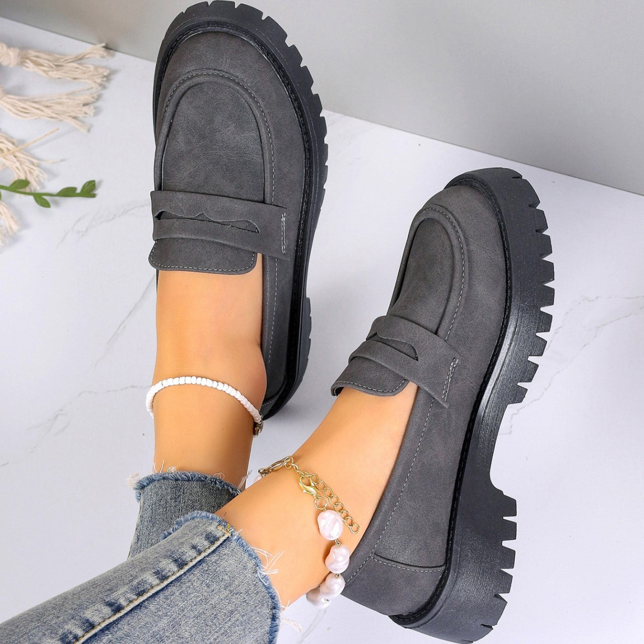 Women's Plus Size Retro Suede Loafers Slip-On Shoes with Chunky Heel Platform