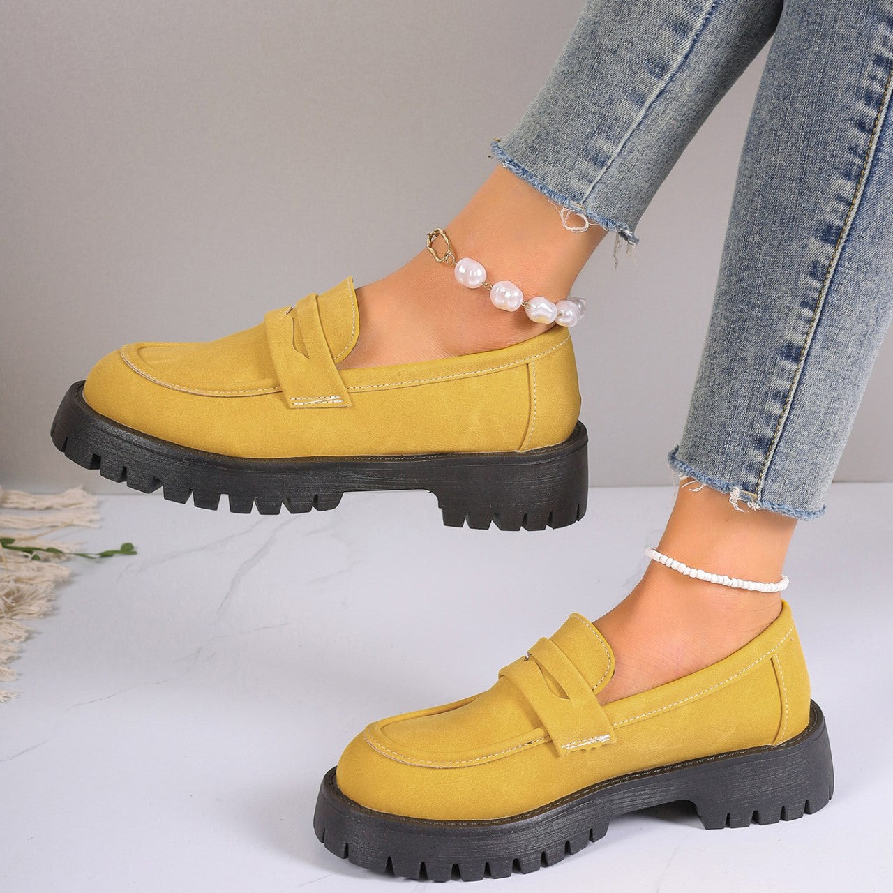 Women's Plus Size Retro Suede Loafers Slip-On Shoes with Chunky Heel Platform