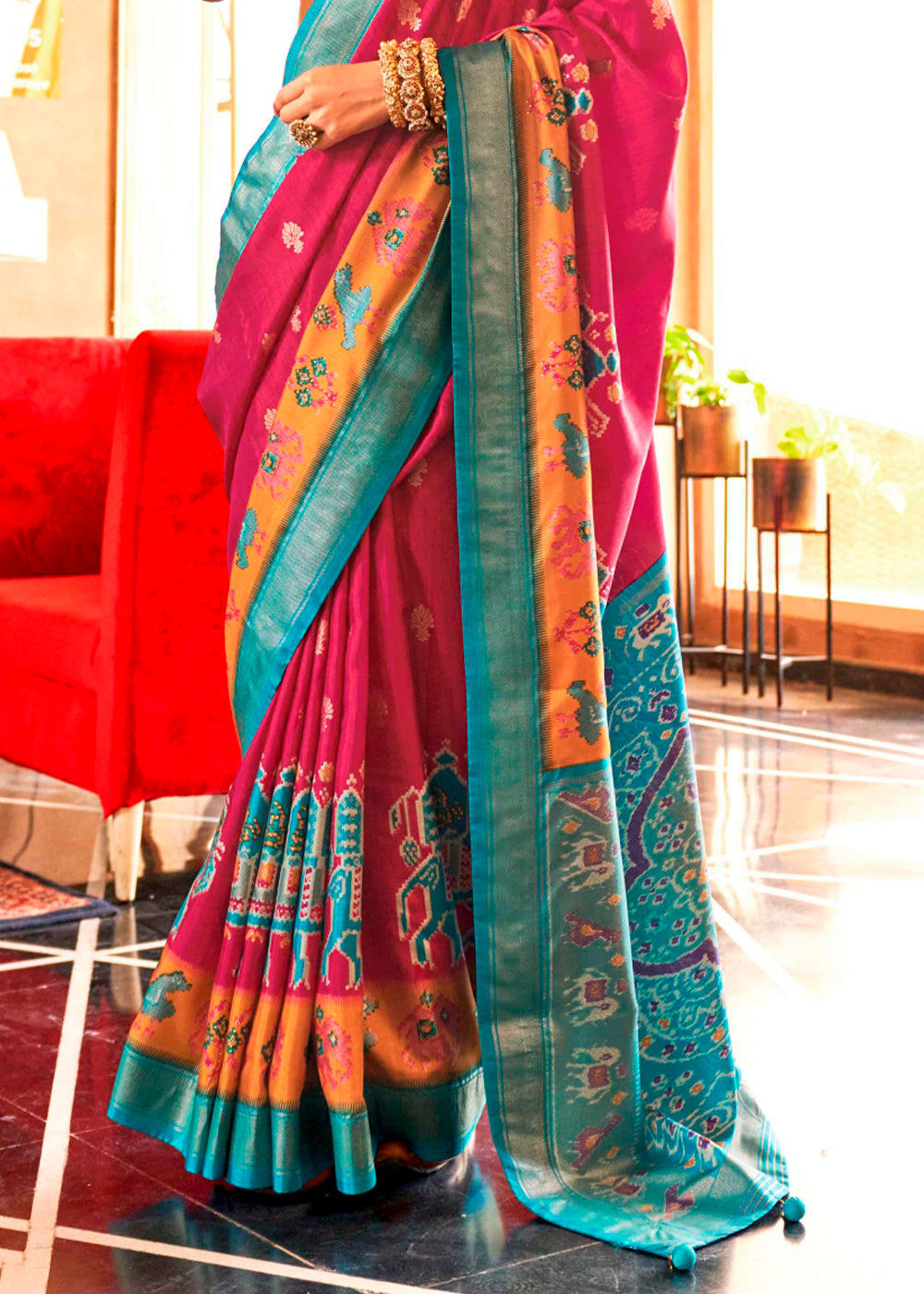 Luxurious handwoven silk saree featuring stunning traditional craftsmanship