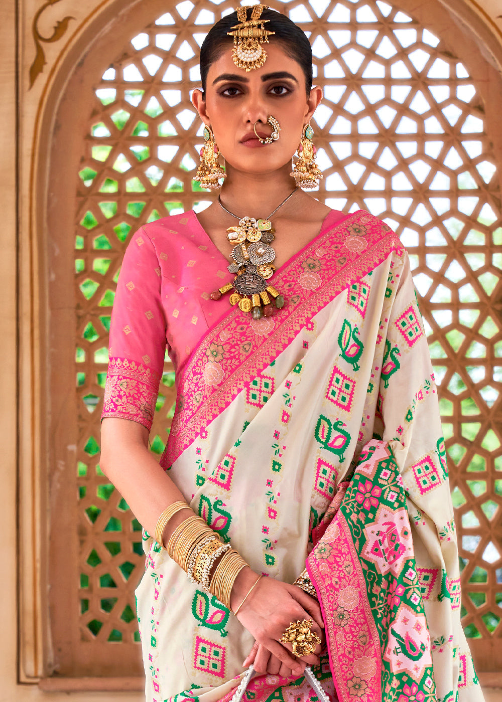 Pearl White Zari Woven Traditional Banarasi Silk Saree - qivii