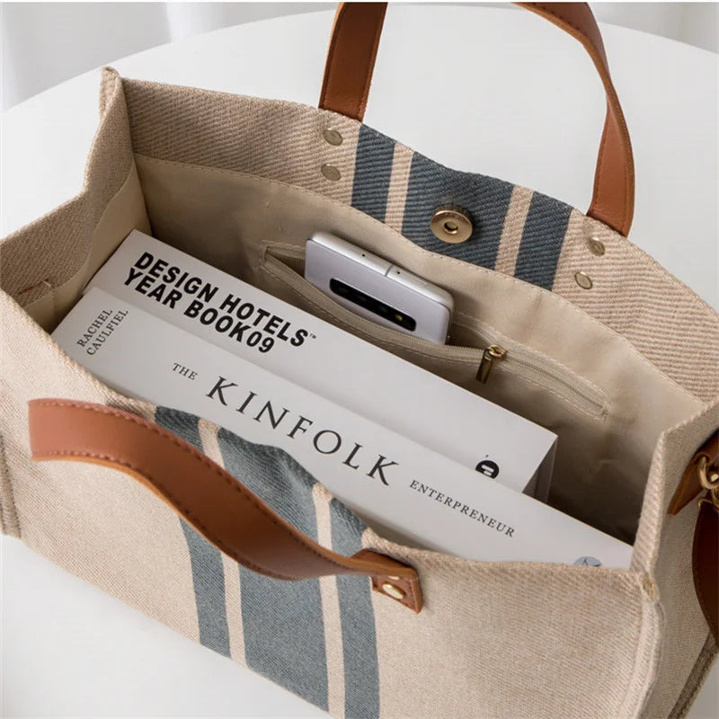 Nayah | Tote Bag  - By Qivii