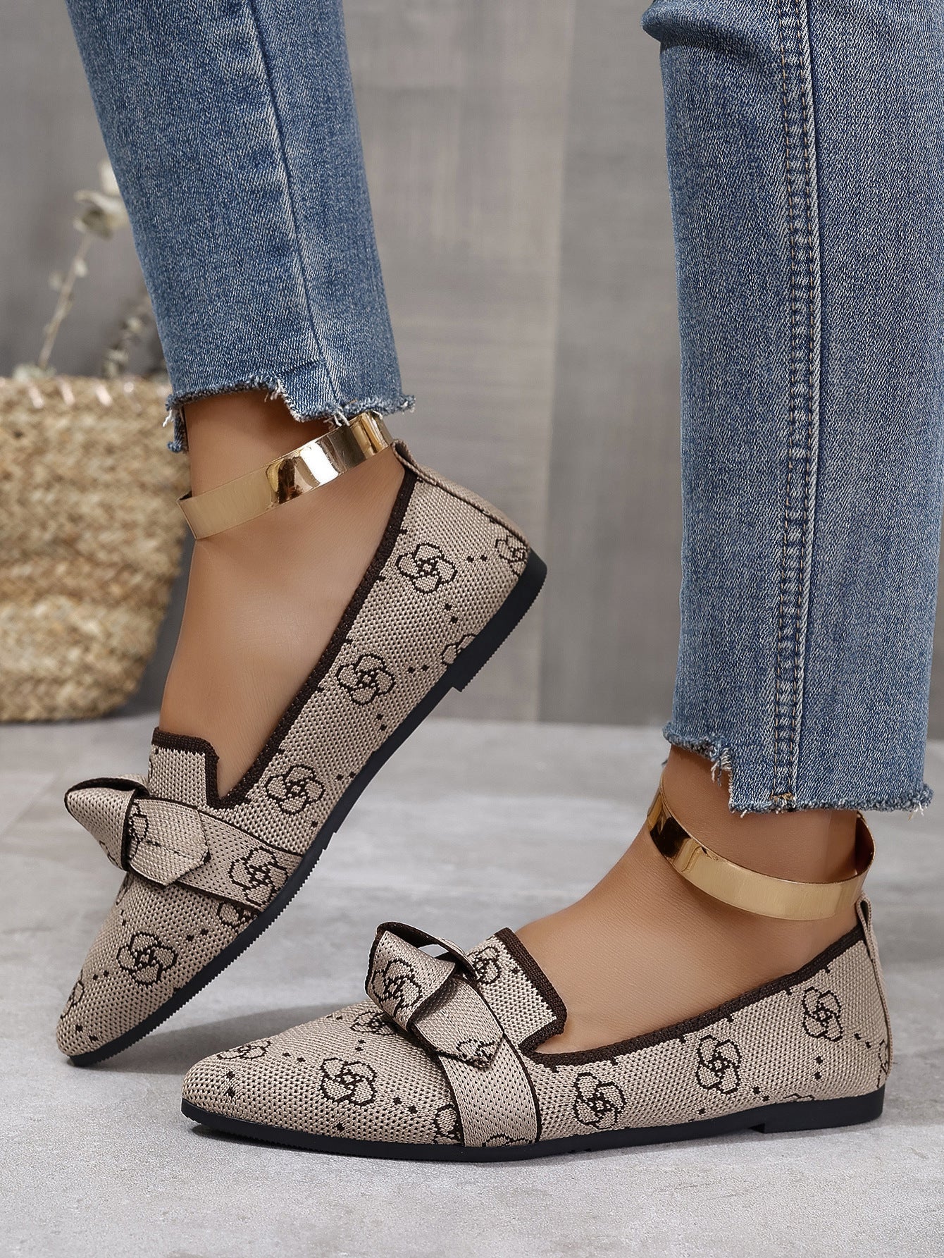 Women's Plus Size Fashion Flyknit Slip-On Pointed-Toe Casual Flats