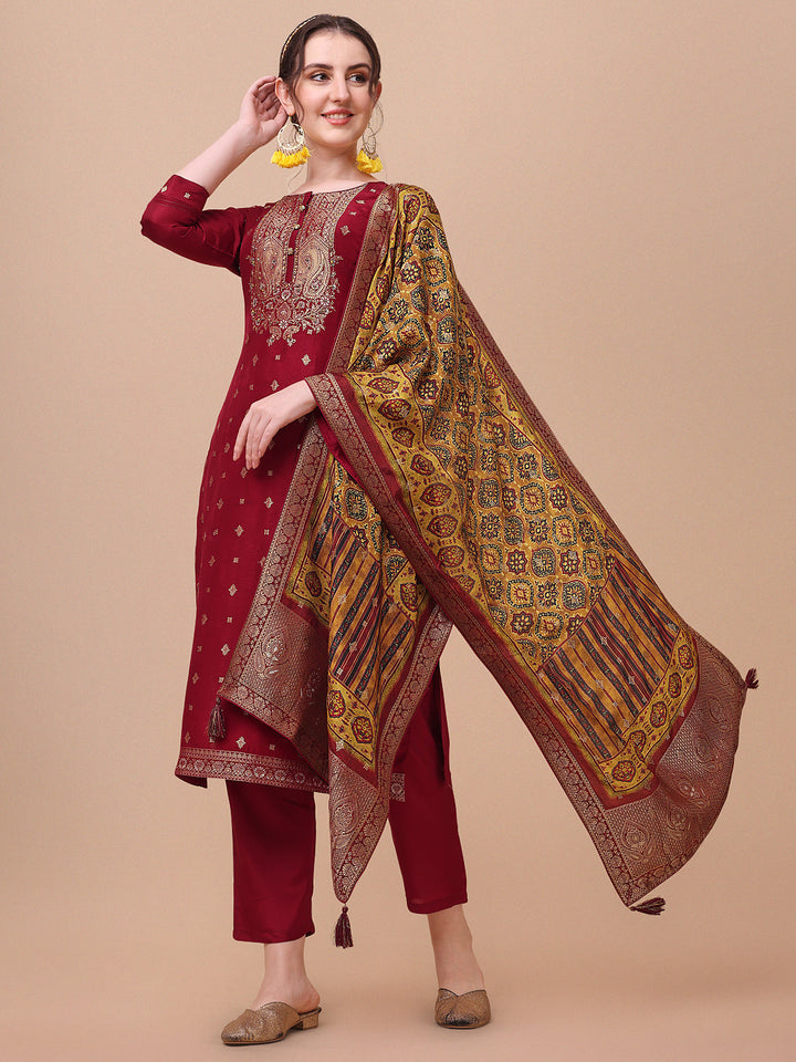 Maroon Jacquard Kurta Suit Set by Qivii