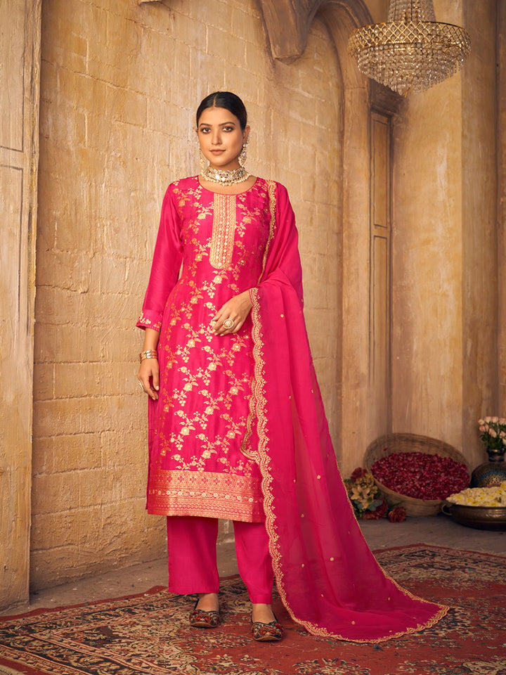 Pink Jacquard Kurta Suit Set by Qivii