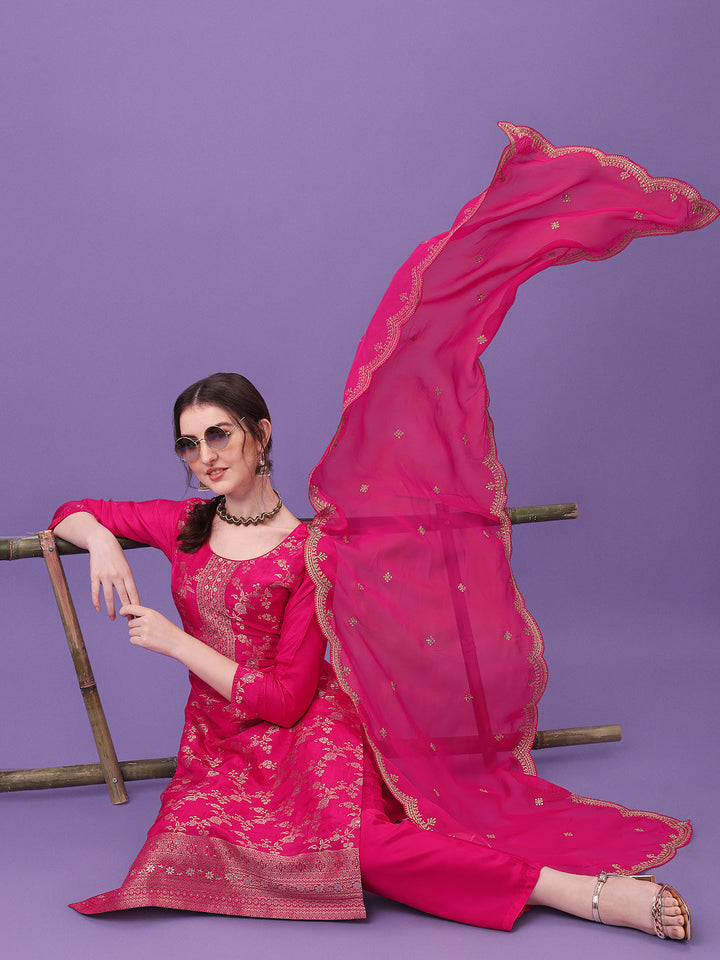 Pink Jacquard Kurta Suit Set by Qivii