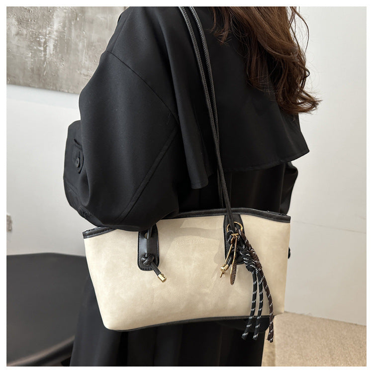 Women's Vintage-Chic Oversized Tote - Commuter-Ready Shoulder Bag w/ Detachable Accent Charms, Grain-Textured Vegan Leather