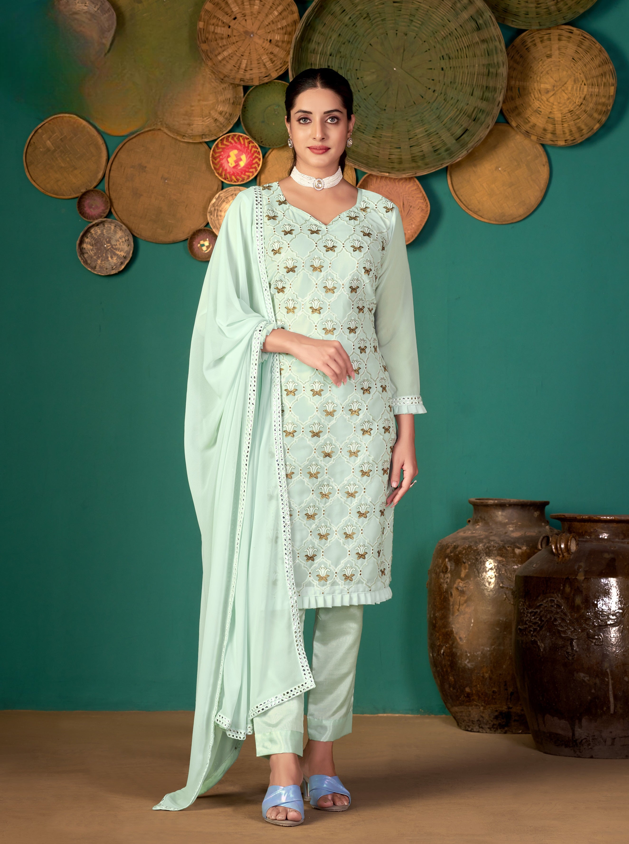 GREEN AUX GEORGETTE WITH SLEEVES FABRIC ATTACHED BOTTOM & INNER SALWAR SUIT - qivii
