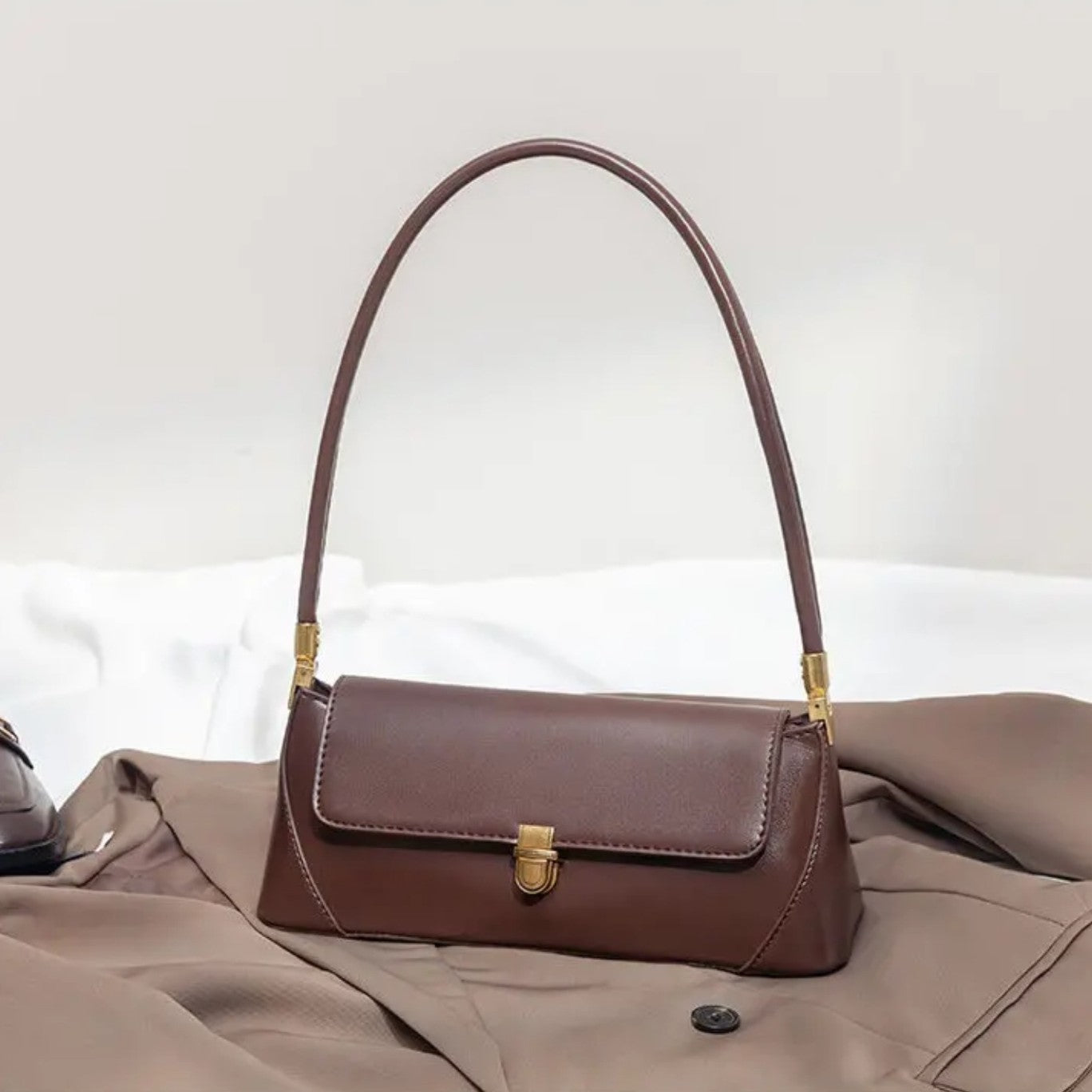 Women's Parisian Baguette Satchel – Vintage Underarm Bag with Convertible Strap & Timeless Textured Leather