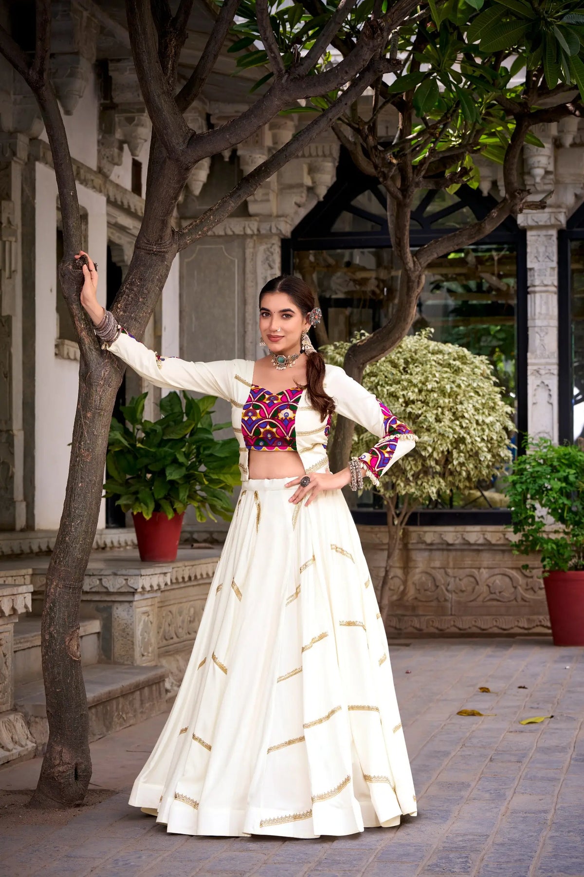 8 Meter Flair | White Navratri Chaniya Choli With Mirror Gamthi Work