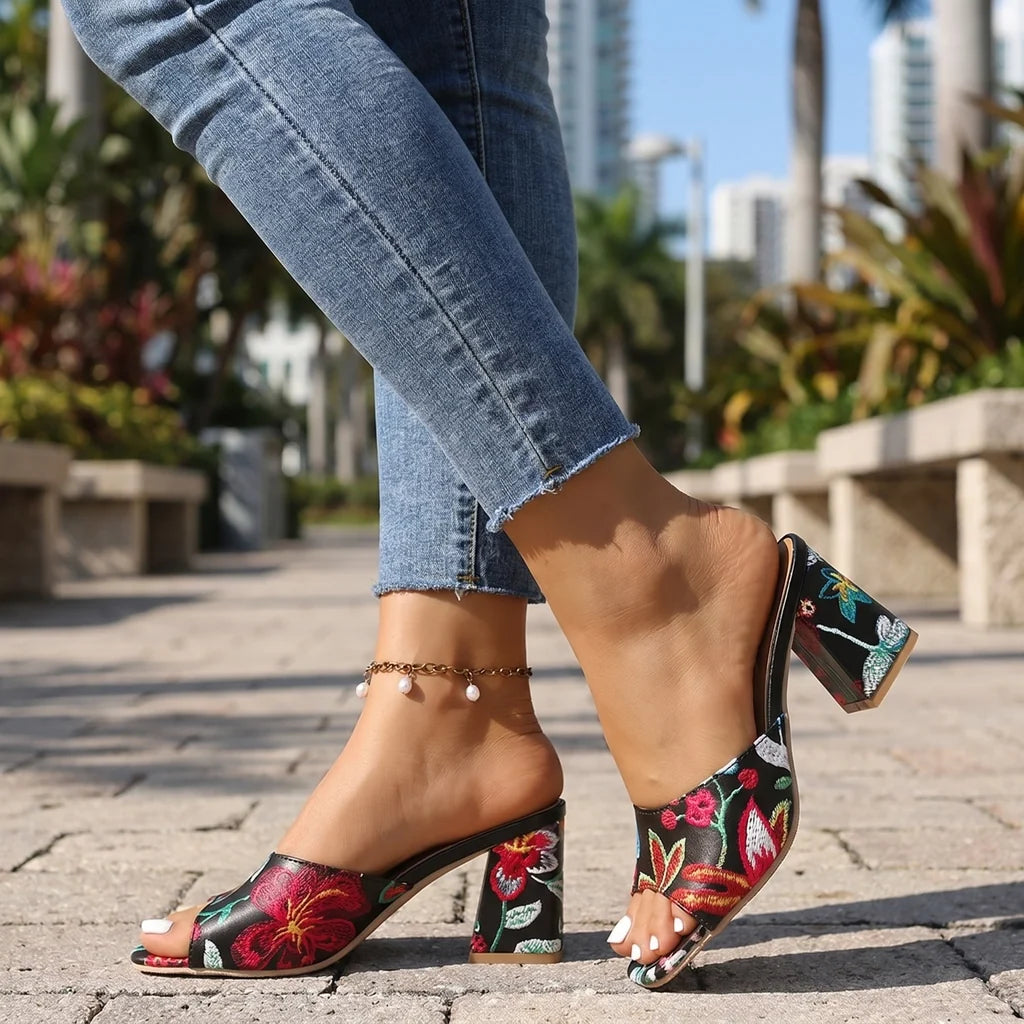 Fatima Platform Sandals