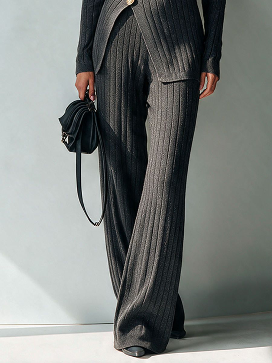 Women's Ribbed Knit Set With V-Neck And Asymmetric Button Detail